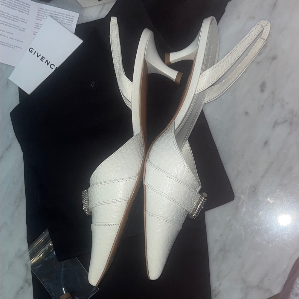 Givenchy White Box with Black Logo - Picture 14 of 16